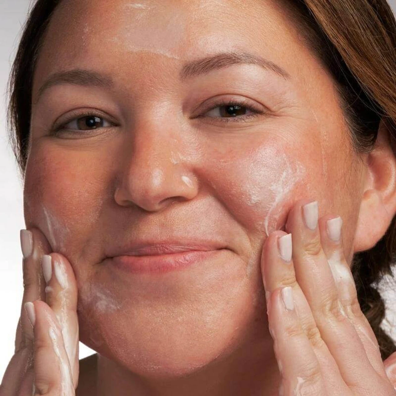 Neostrata Restore Facial Cleanser - 200ml 5 Neostrata Restore Facial Cleanser - 200ml – Image 5