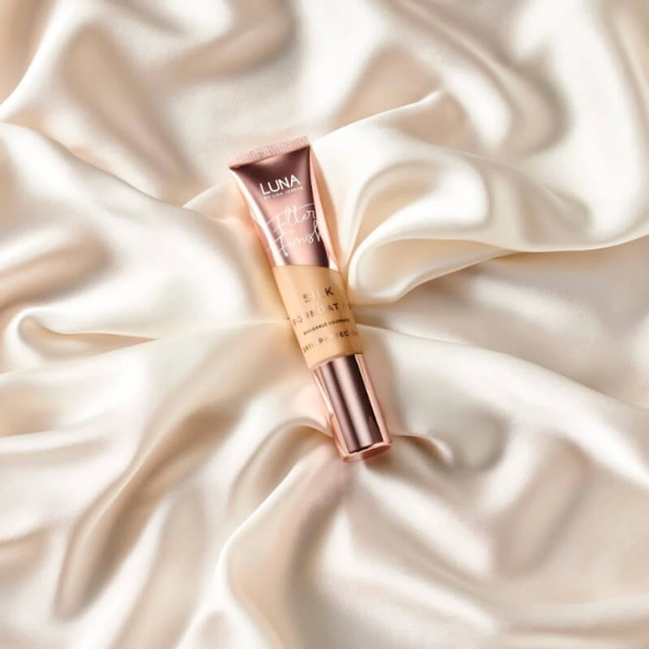 Luna By Lisa Silk Foundation - 35ml 3 Luna By Lisa Silk Foundation - 35ml – Image 3