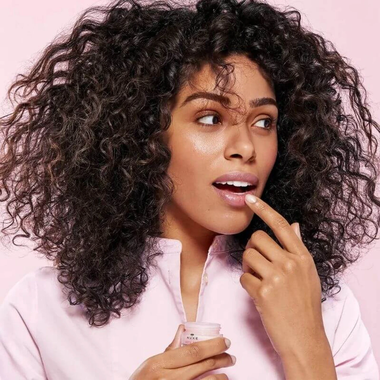 Nuxe Very Rose Lip Balm 15G 4 Nuxe Very Rose Lip Balm 15G – Image 4